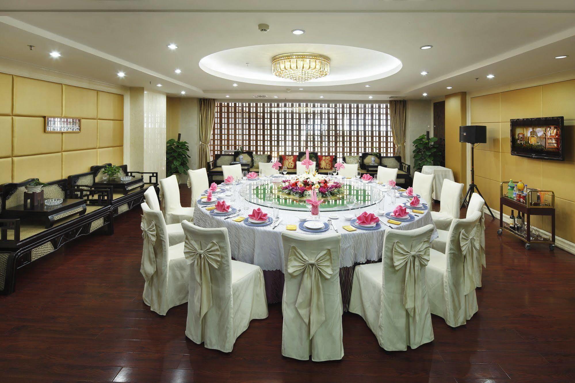 Gentle Grown Sanya Seashore Hotel מראה חיצוני תמונה